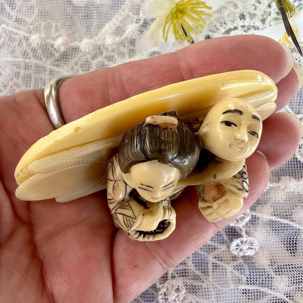 Vintage Japanese Netsuke Style Resin Mother & Child Figures - Picture 2 of 11